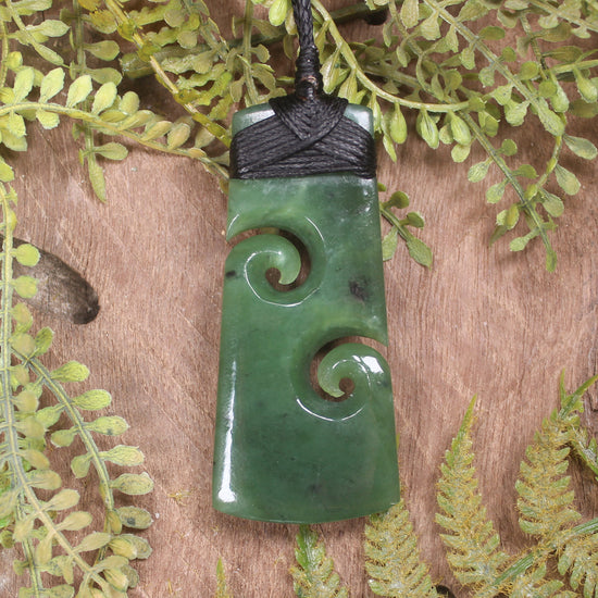 Toki with Koru pounamu pendant - NZ Greenstone