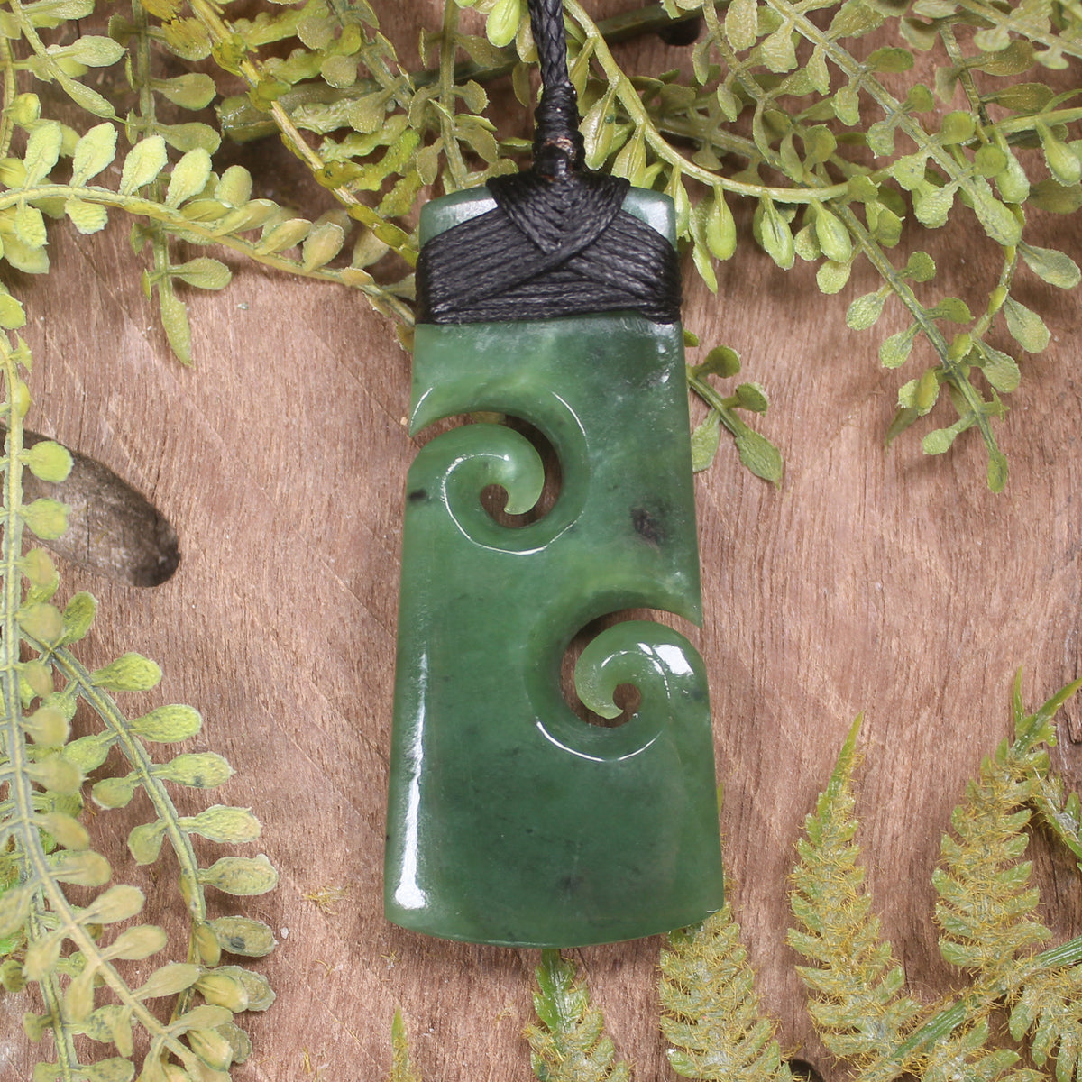 Toki with Koru pounamu pendant - NZ Greenstone