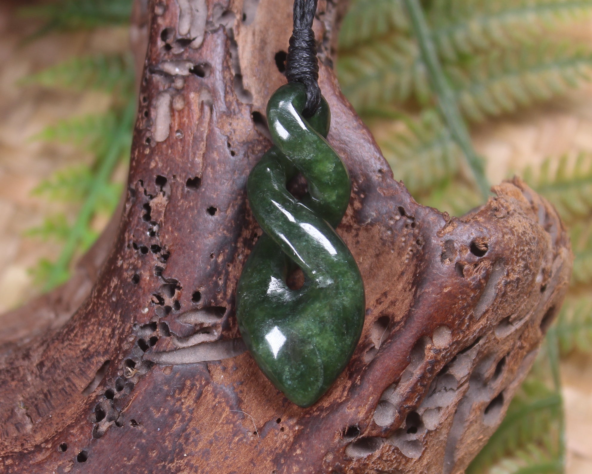 Twist carved from Kawakawa Pounamu - NZ Greenstone