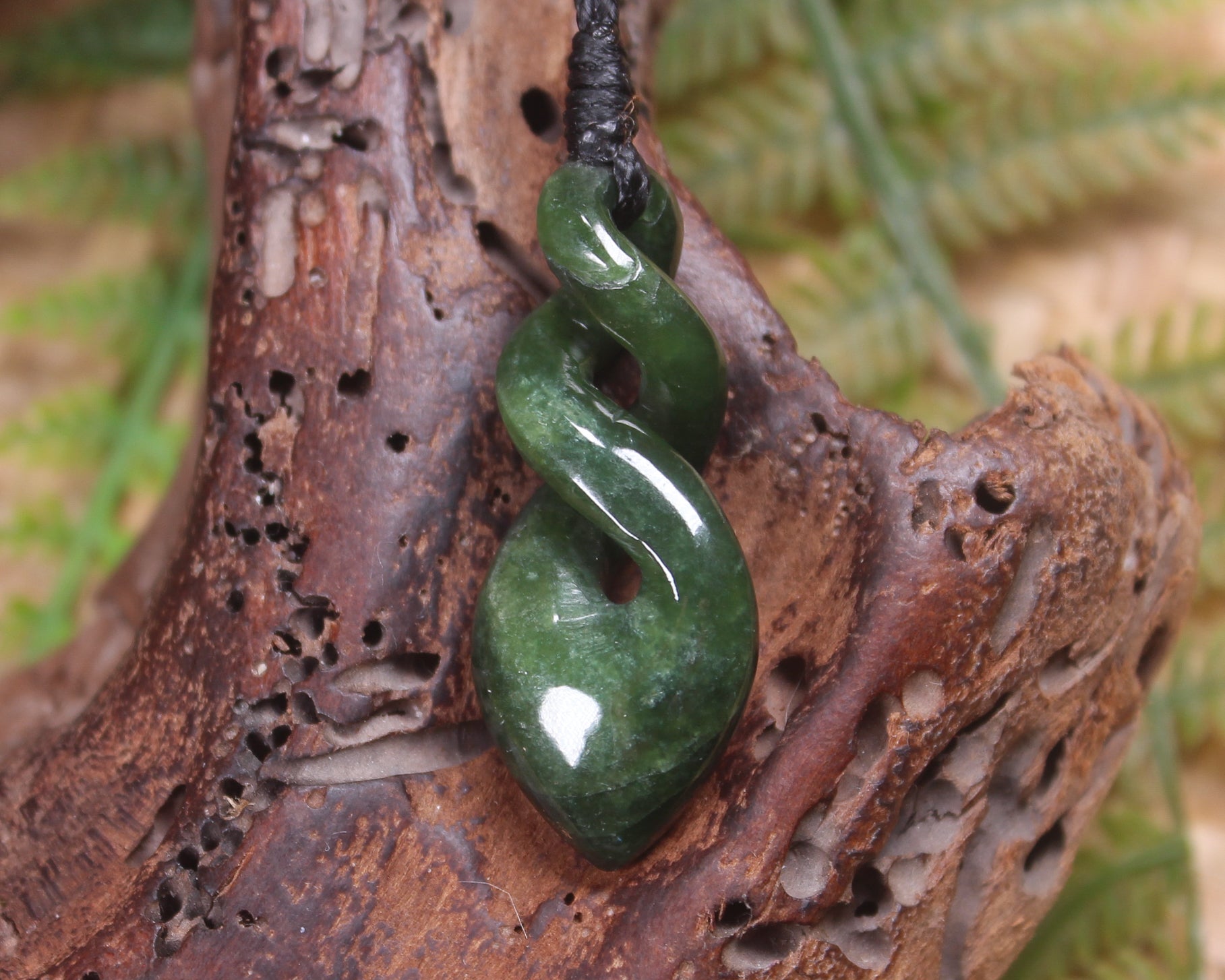 Twist carved from Kawakawa Pounamu - NZ Greenstone