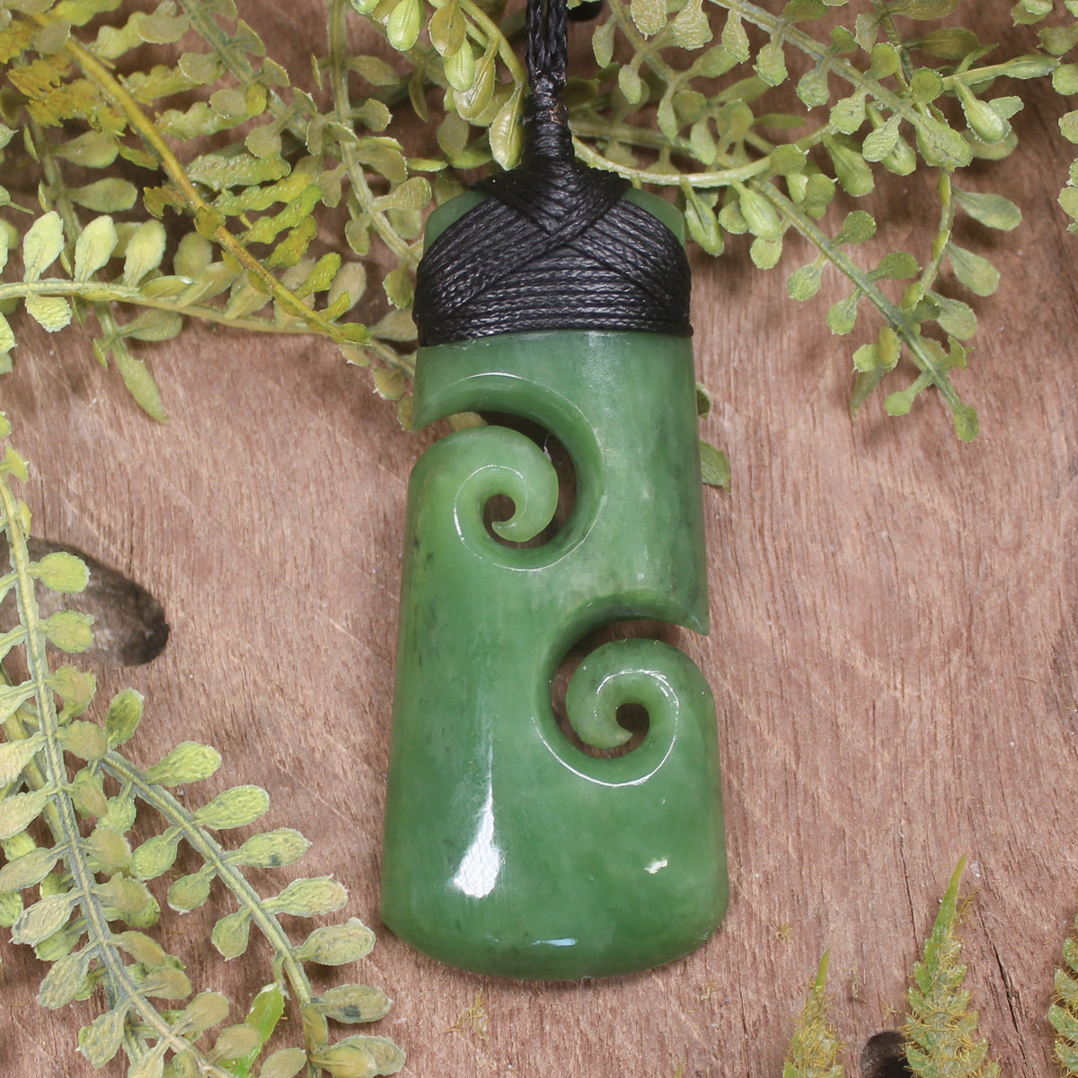 Toki with Koru pounamu pendant - NZ Greenstone