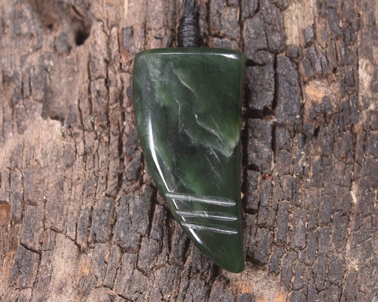 Flower Jade Pounamu Tooth pendant - NZ Greenstone