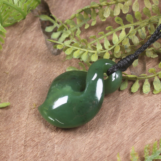 Twist or Pikorua carved from Hapopo Pounamu - NZ Greenstone