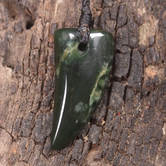 Flower Jade Pounamu Tooth pendant - NZ Greenstone