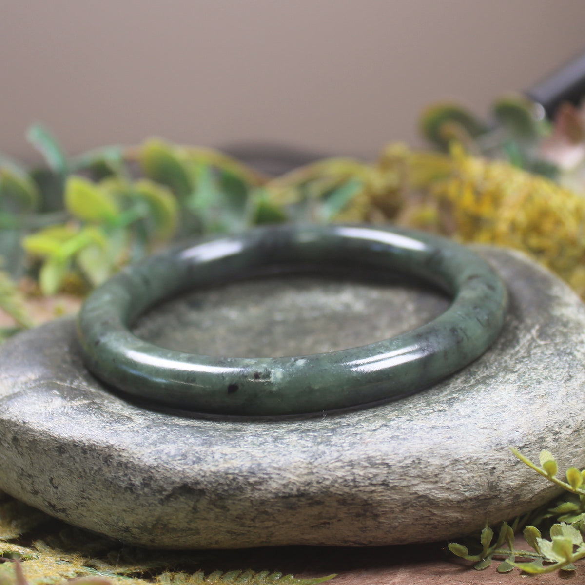 Rimu Pounamu Bangle