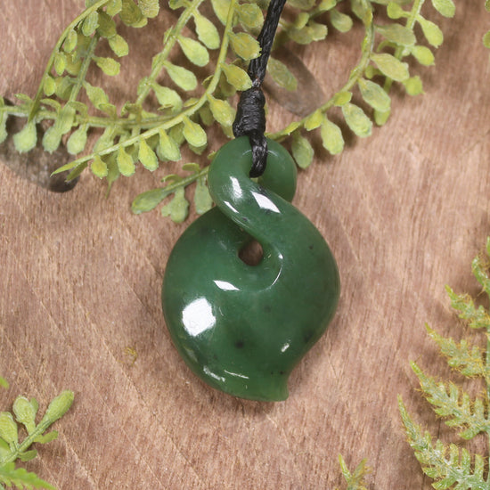 Twist or Pikorua carved from Hapopo Pounamu - NZ Greenstone