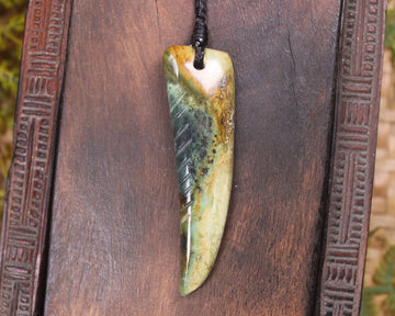 Niho or Tooth carved from NZ Serpentine