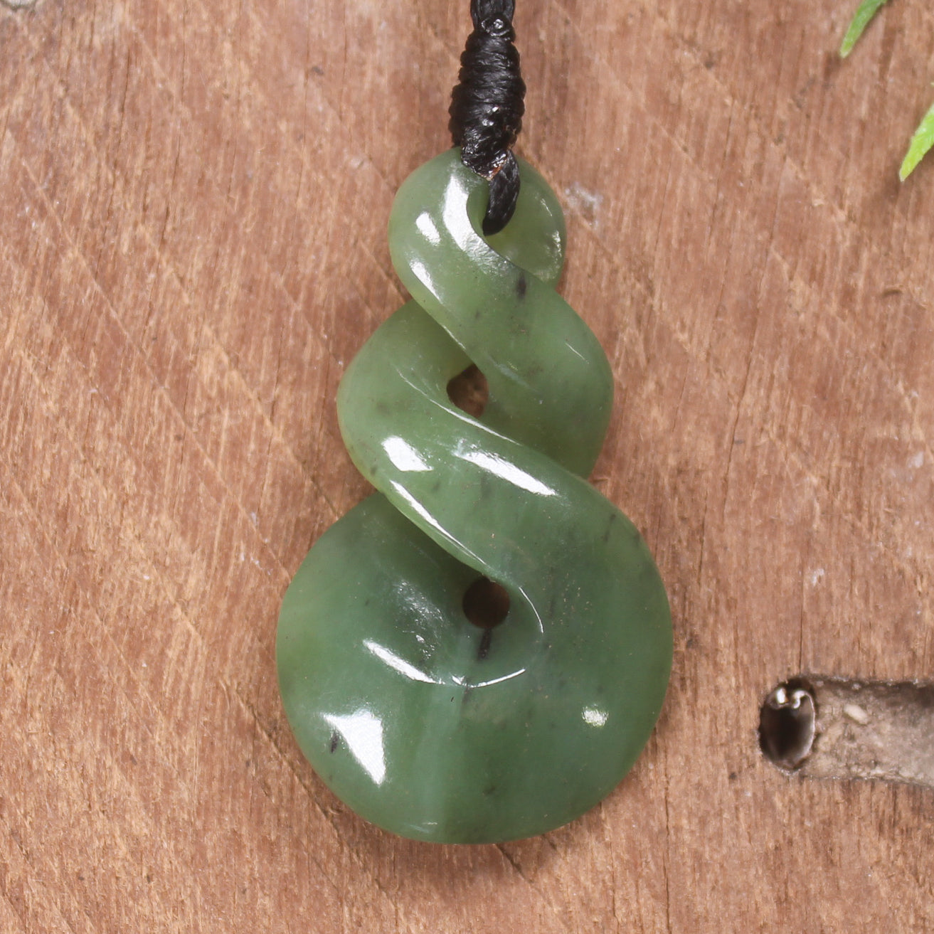 Twist or Pikorua carved from Hapopo Pounamu - NZ Greenstone