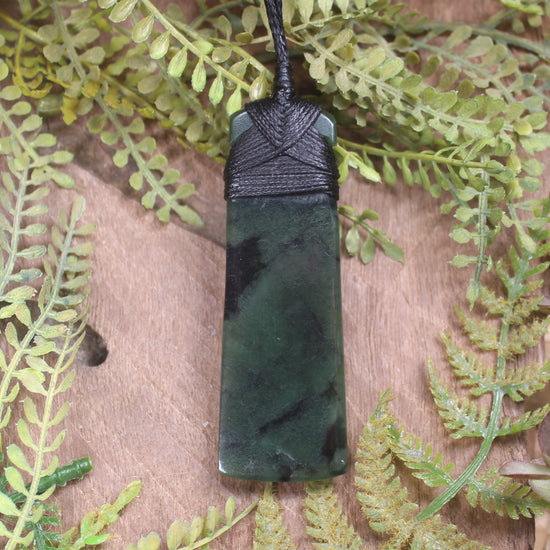 Rimu Pounamu Toki - NZ Greenstone