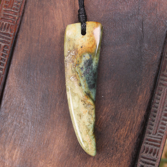 Niho or Tooth carved from NZ Serpentine