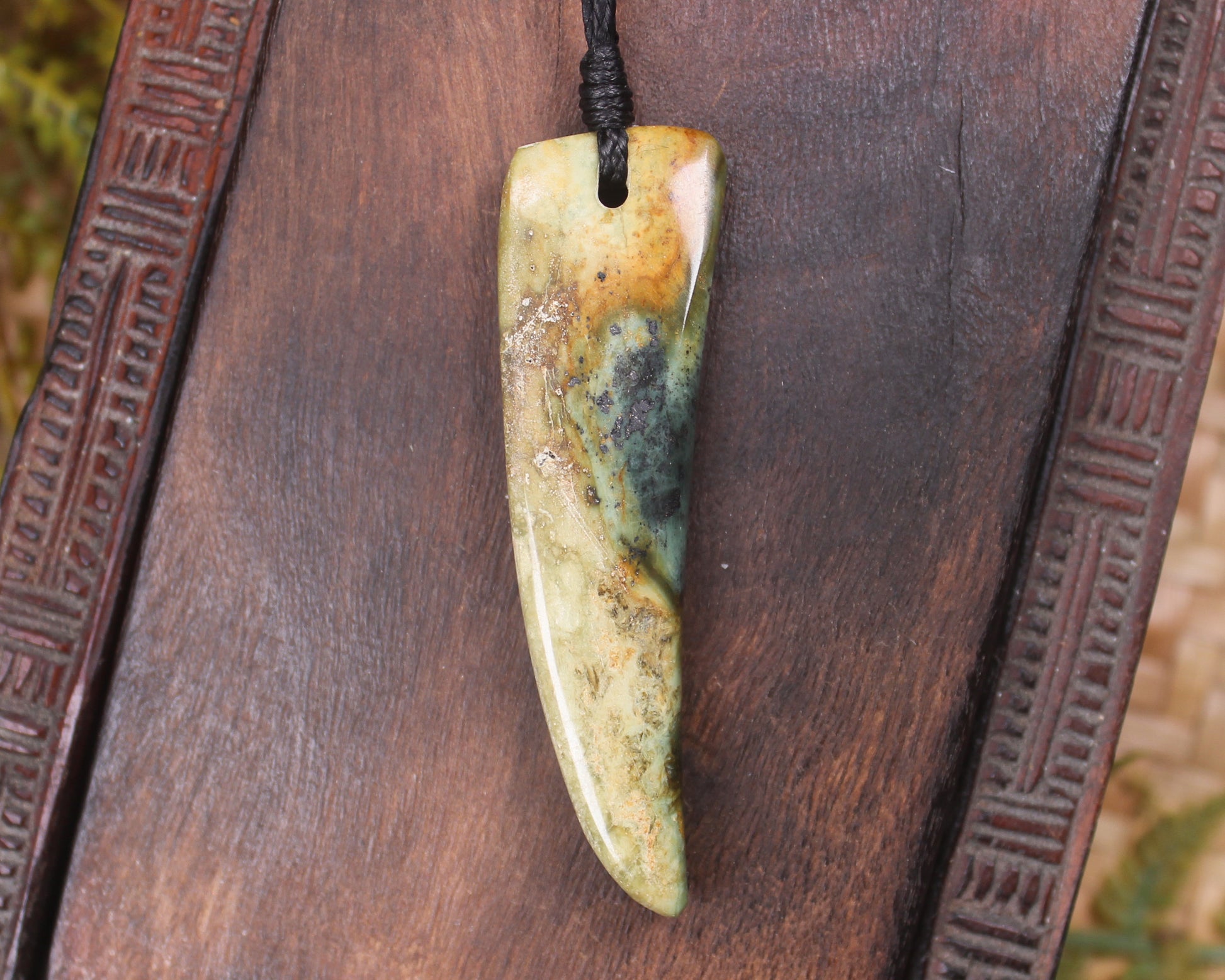 Niho or Tooth carved from NZ Serpentine