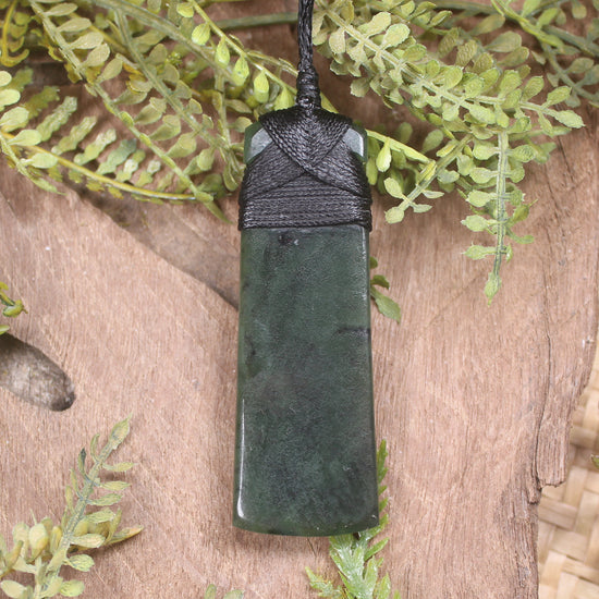 Rimu Pounamu Toki - NZ Greenstone