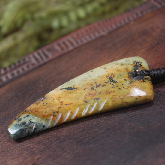 Niho or Tooth carved from NZ Serpentine