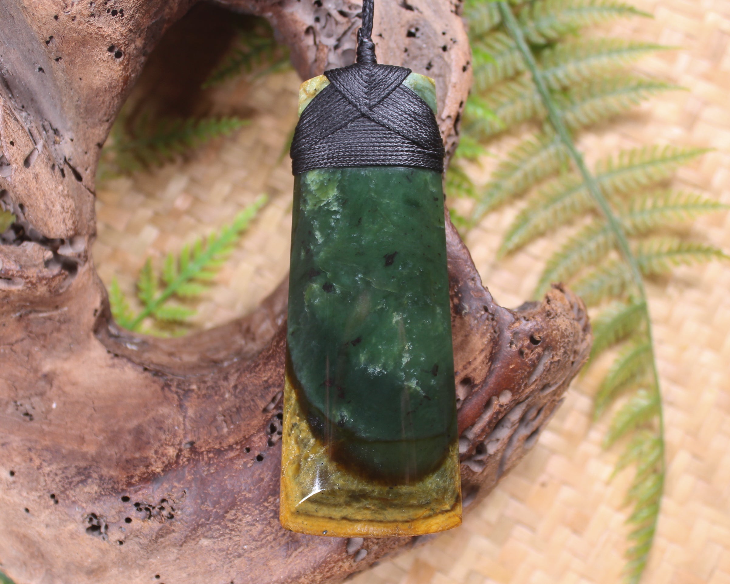 Kawakawa Pounamu Toki