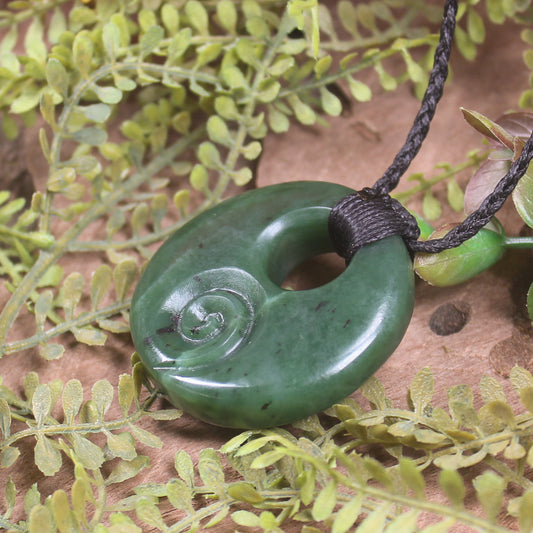 Hapopo Pounamu Porowhita with Koru