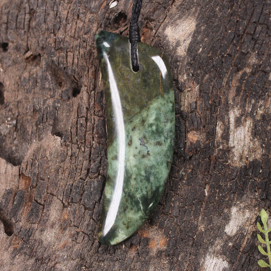 Niho or Tooth carved from NZ Serpentine