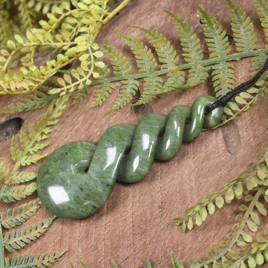 Twist or Pikorua carved from Hapopo Pounamu - NZ Greenstone