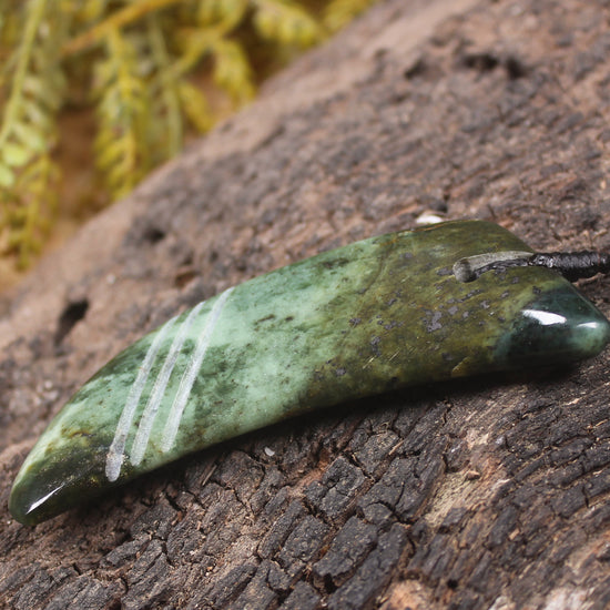 Niho or Tooth carved from NZ Serpentine