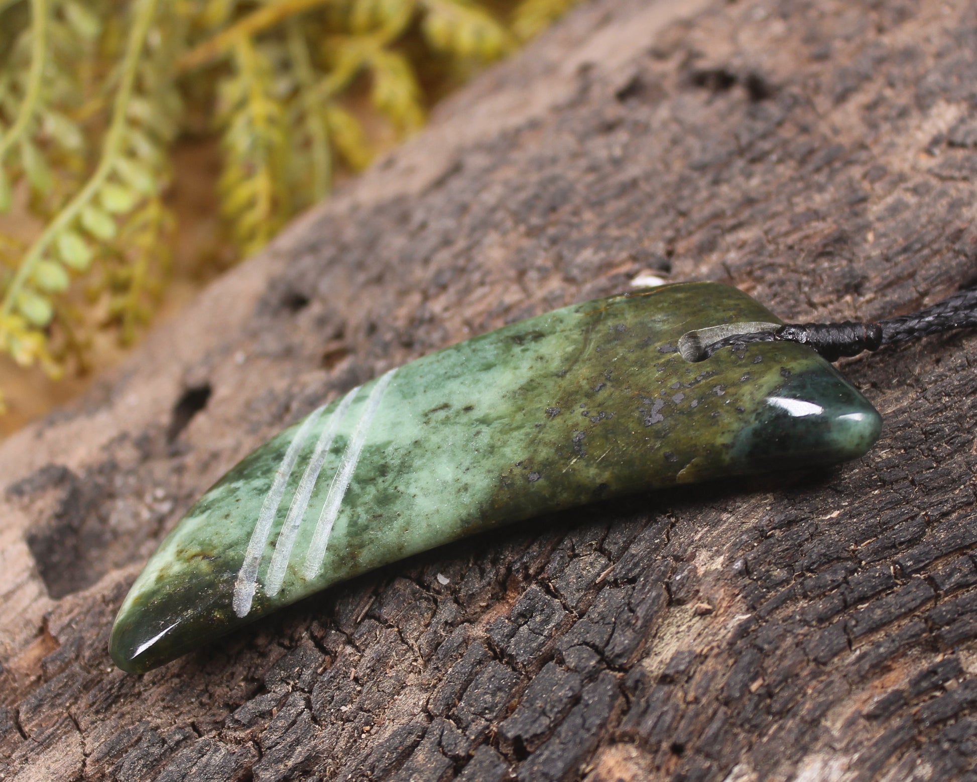 Niho or Tooth carved from NZ Serpentine