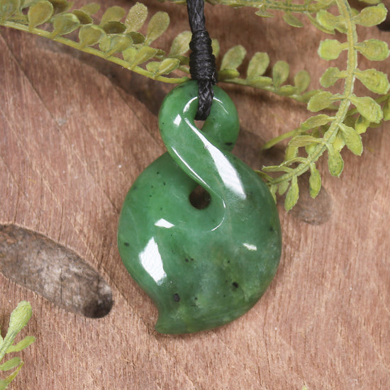 Twist or Pikorua carved from Hapopo Pounamu - NZ Greenstone