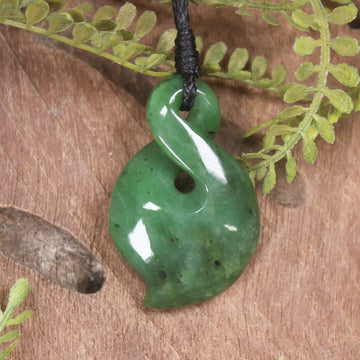 Twist or Pikorua carved from Hapopo Pounamu - NZ Greenstone