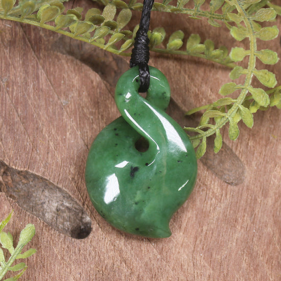 Twist or Pikorua carved from Hapopo Pounamu - NZ Greenstone