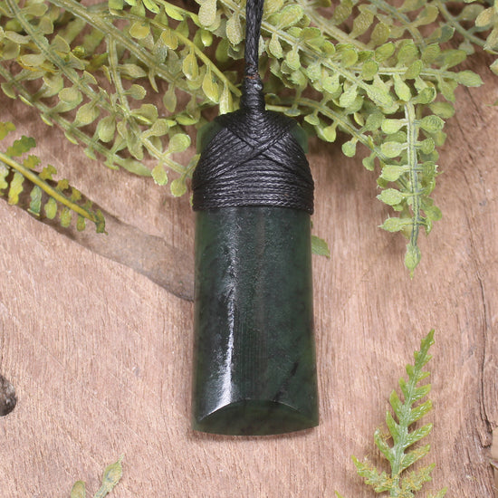 Rimu Pounamu Toki - NZ Greenstone