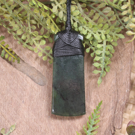 Rimu Pounamu Toki - NZ Greenstone