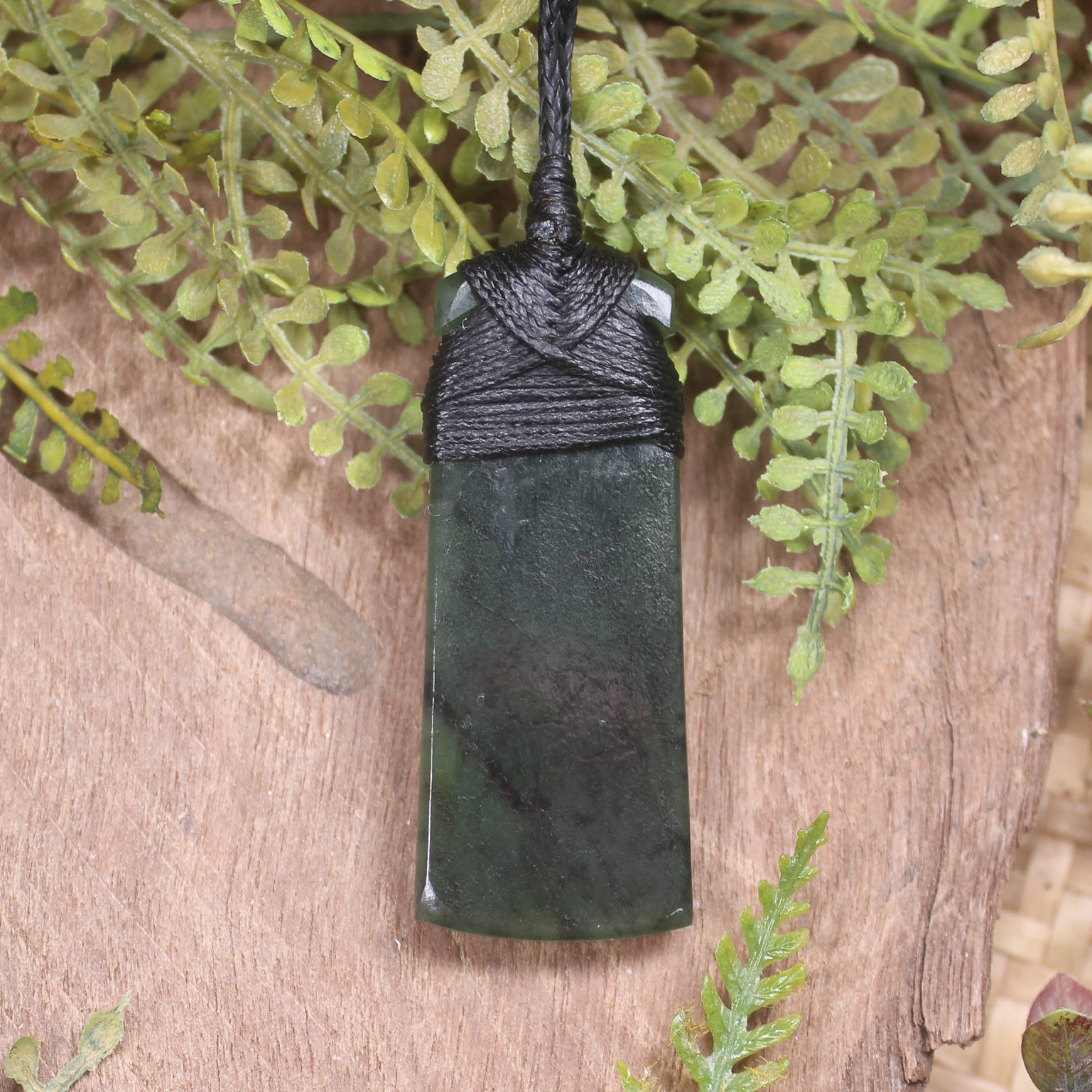 Rimu Pounamu Toki - NZ Greenstone