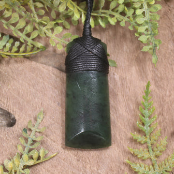Rimu Pounamu Toki - NZ Greenstone