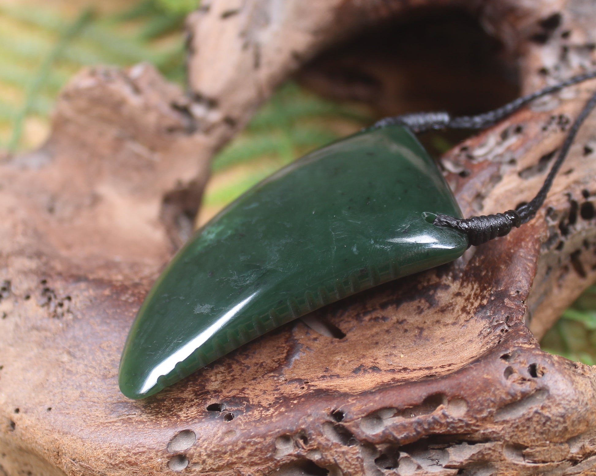Taniwha Tooth or Niho carved from Kawakawa Pounamu - NZ Greenstone