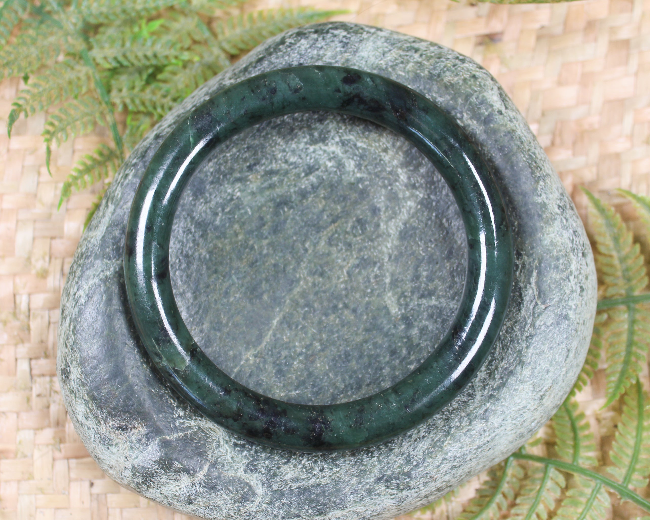 Rimu Pounamu bangle