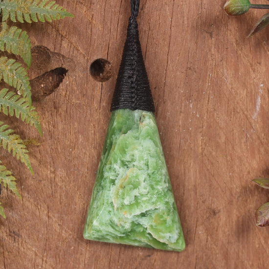 Flower Jade Pounamu Toki