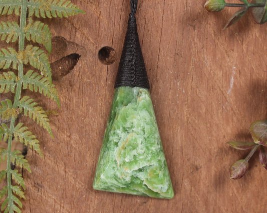Flower Jade Pounamu Toki