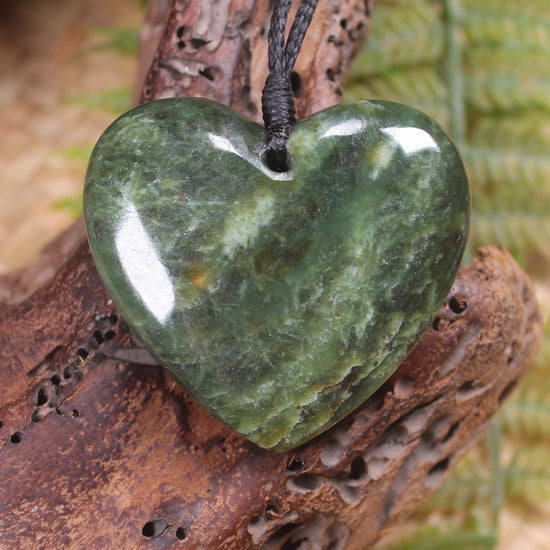Heart carved from Hapopo Pounamu - NZ Greenstone