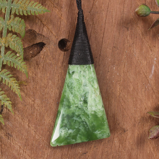 Flower Jade Pounamu Toki