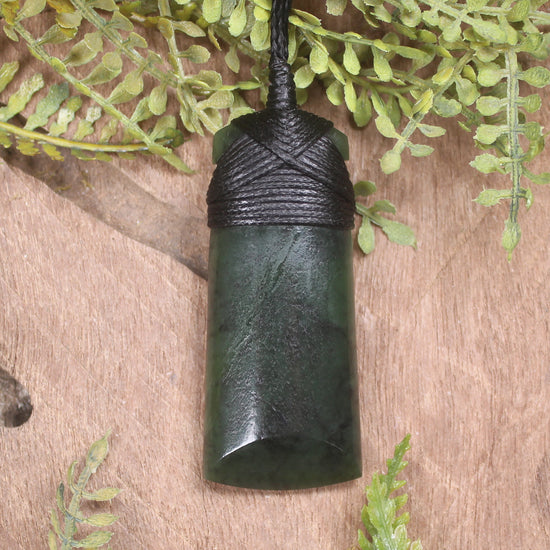 Rimu Pounamu Toki - NZ Greenstone