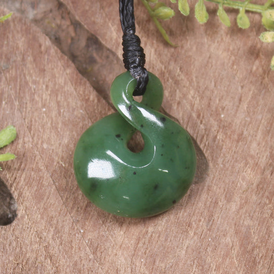 Twist or Pikorua carved from Hapopo Pounamu - NZ Greenstone