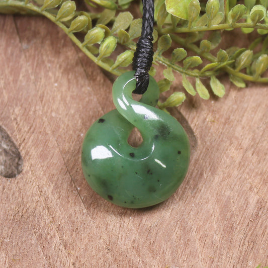 Twist or Pikorua carved from Hapopo Pounamu - NZ Greenstone