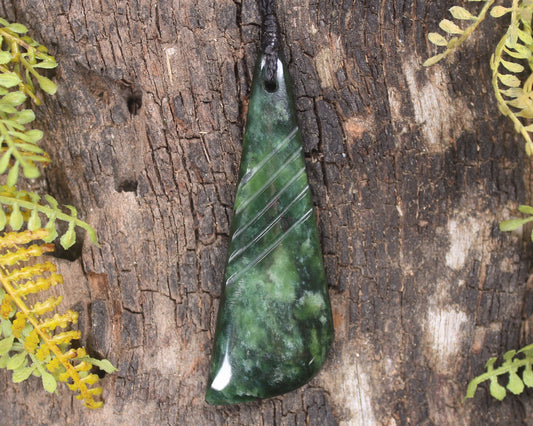 Kawakawa Pounamu Toki