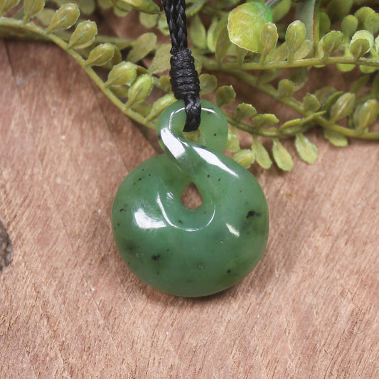 Twist or Pikorua carved from Hapopo Pounamu - NZ Greenstone