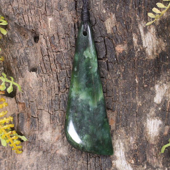 Kawakawa Pounamu Toki