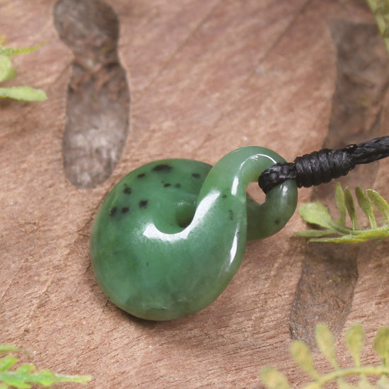 Twist or Pikorua carved from Hapopo Pounamu - NZ Greenstone