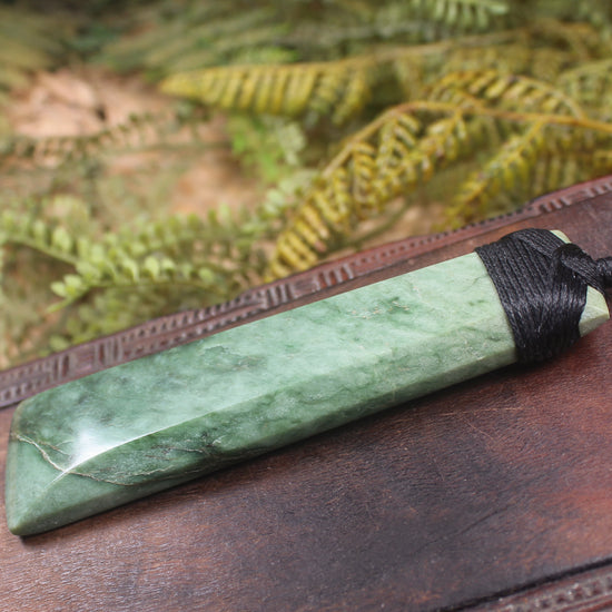 Kawakawa Pounamu Toki