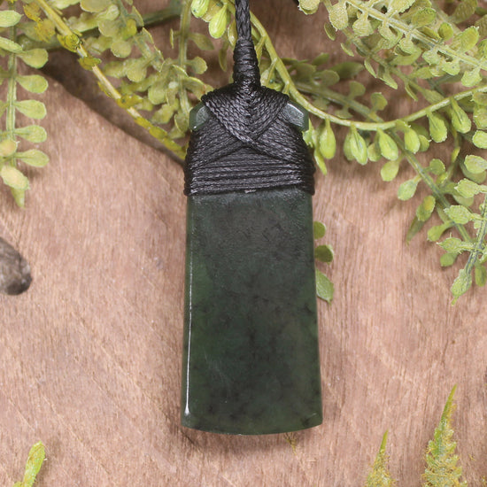 Rimu Pounamu Toki - NZ Greenstone