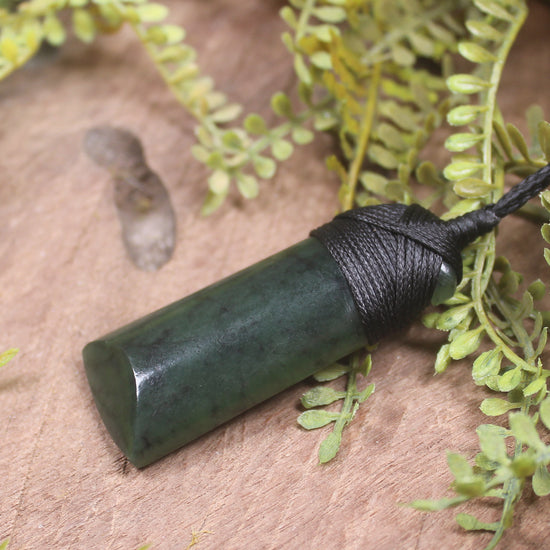 Rimu Pounamu Toki - NZ Greenstone