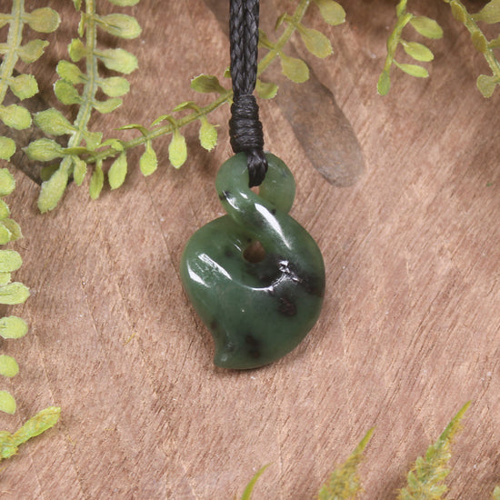 Twist or Pikorua carved from Hapopo Pounamu - NZ Greenstone