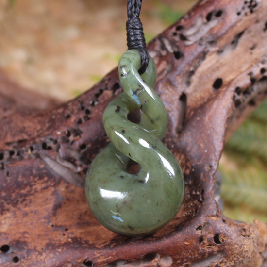 Twist or Pikorua carved from Serpentine