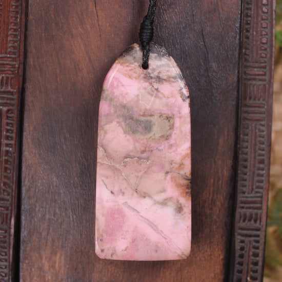 NZ Rhodonite Toki