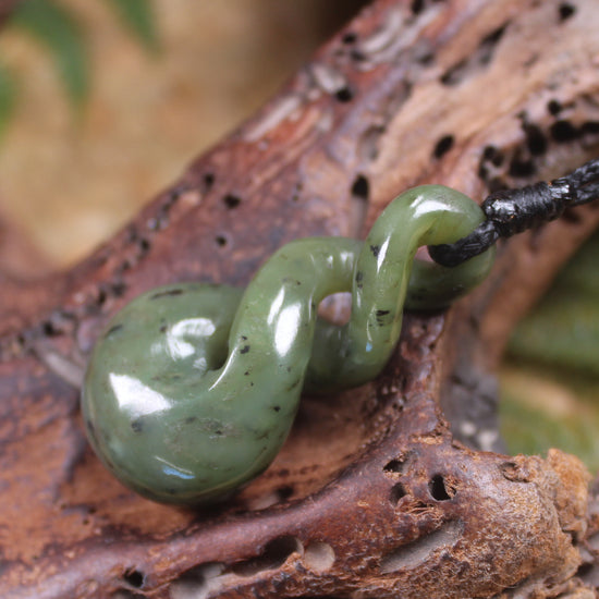 Twist or Pikorua carved from Serpentine